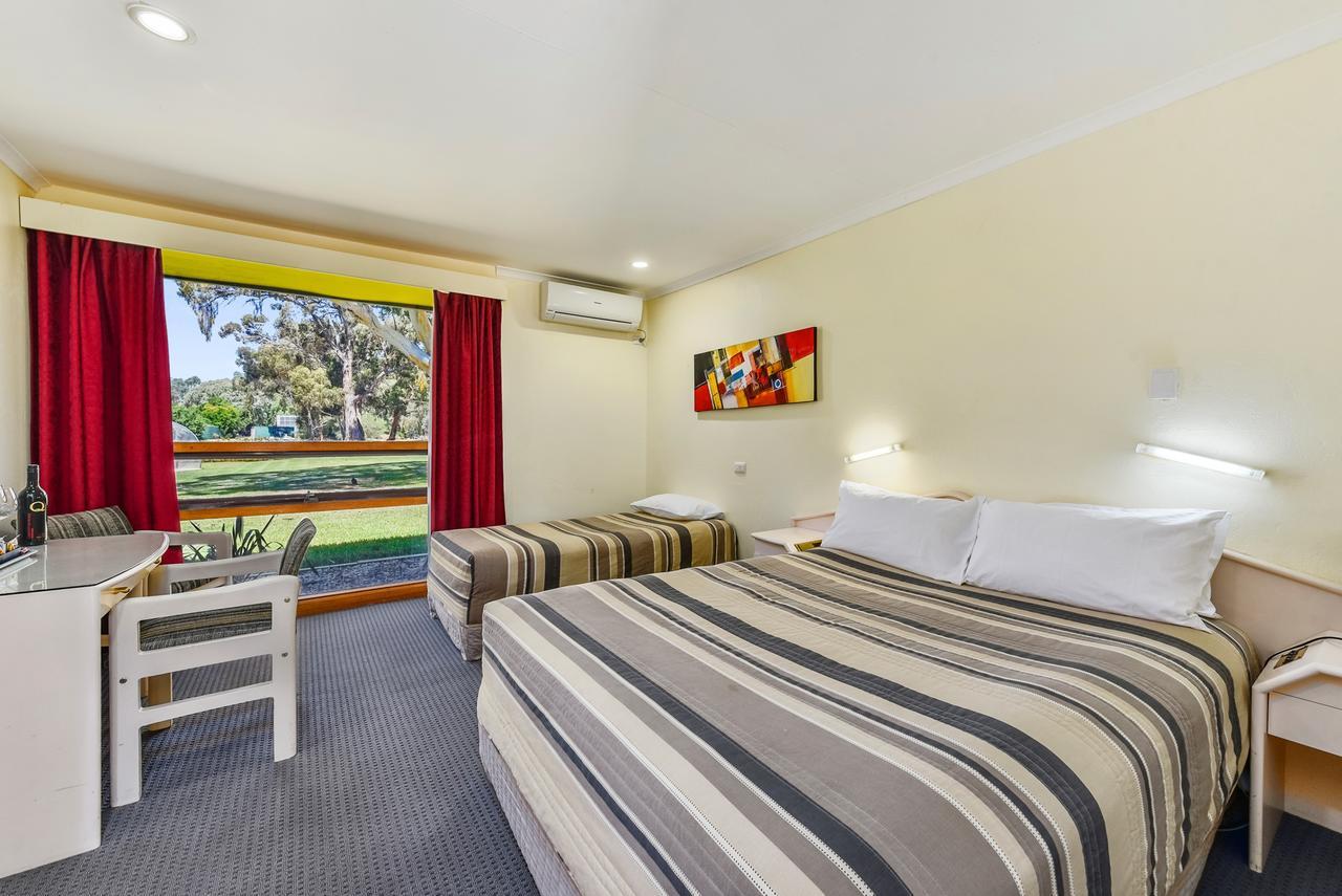 William Macintosh Motor Lodge Naracoorte Dış mekan fotoğraf
